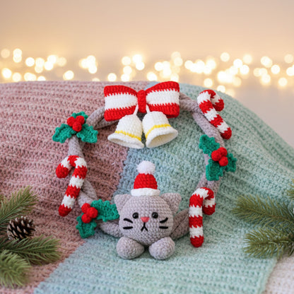 Cat Wreath Christmas Pattern